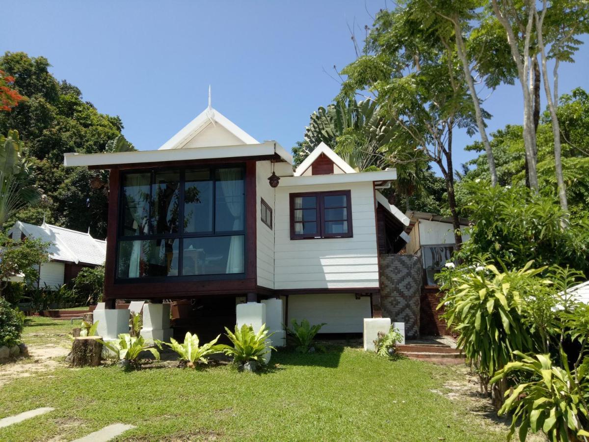 Le Passe-Temps Hotel Tha Lane Bay Exterior photo