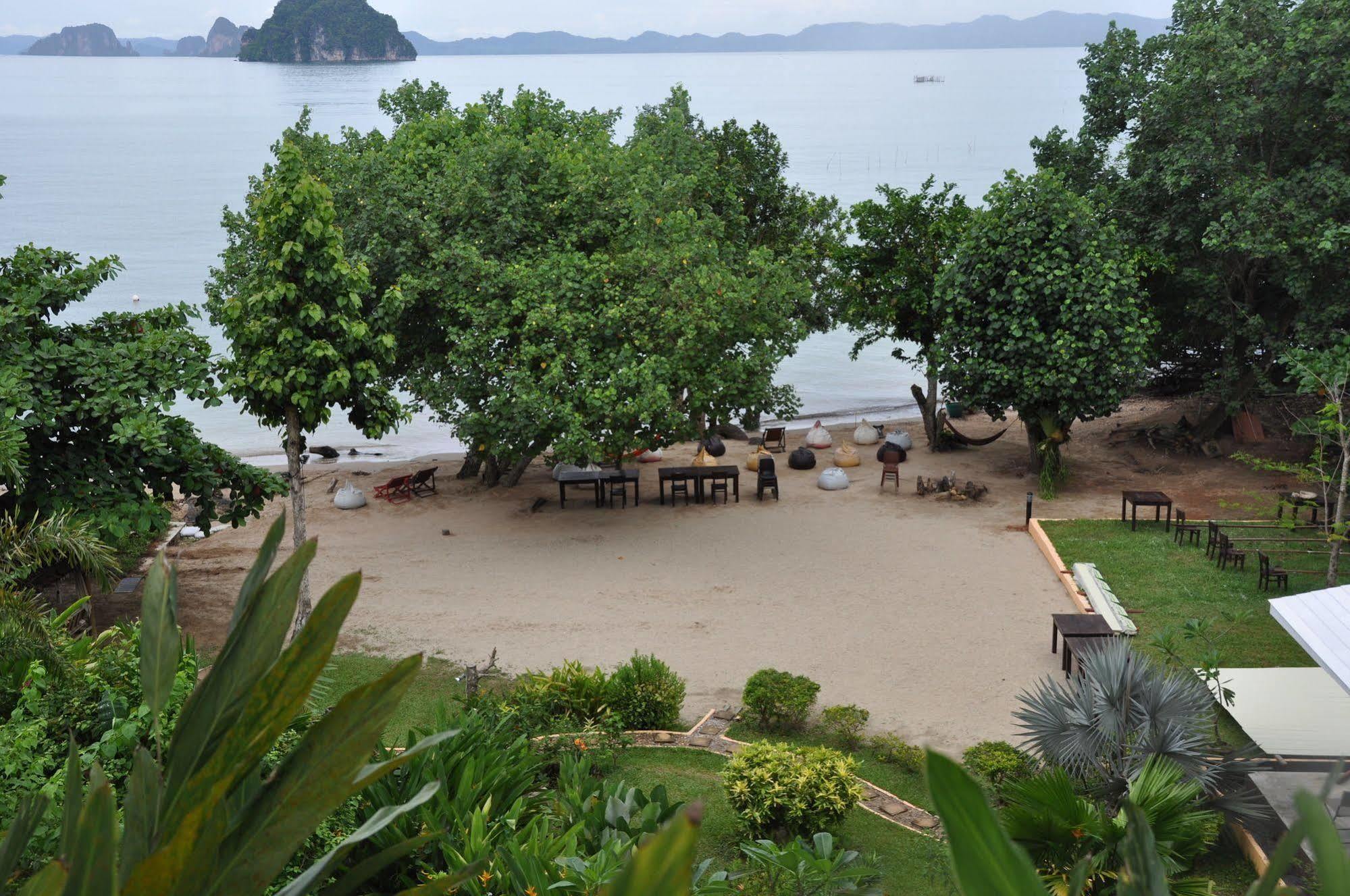 Le Passe-Temps Hotel Tha Lane Bay Exterior photo