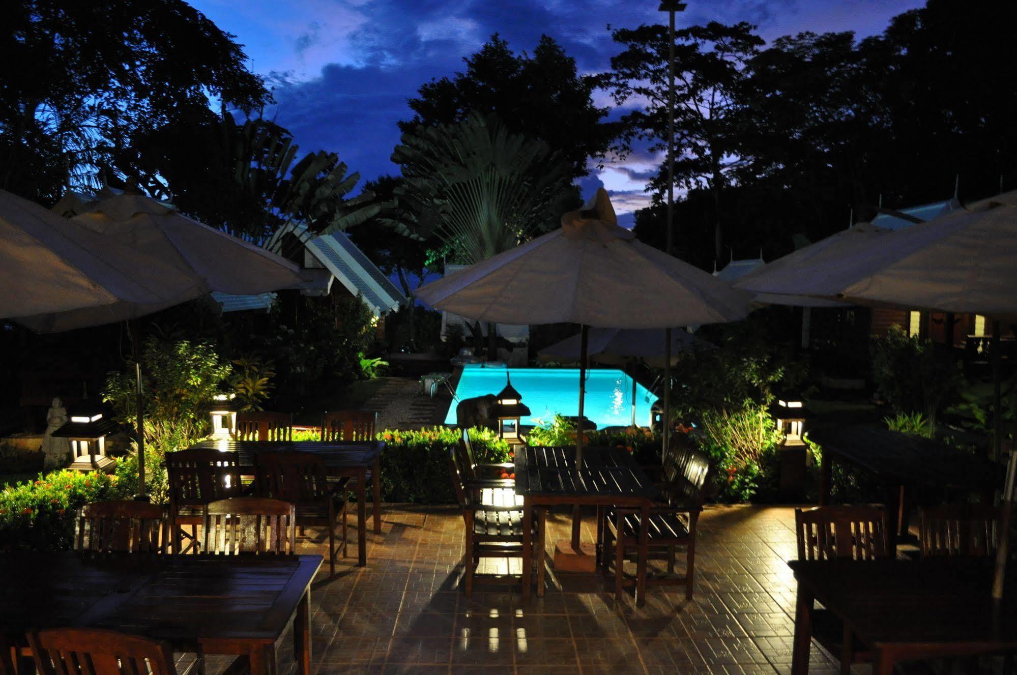 Le Passe-Temps Hotel Tha Lane Bay Exterior photo